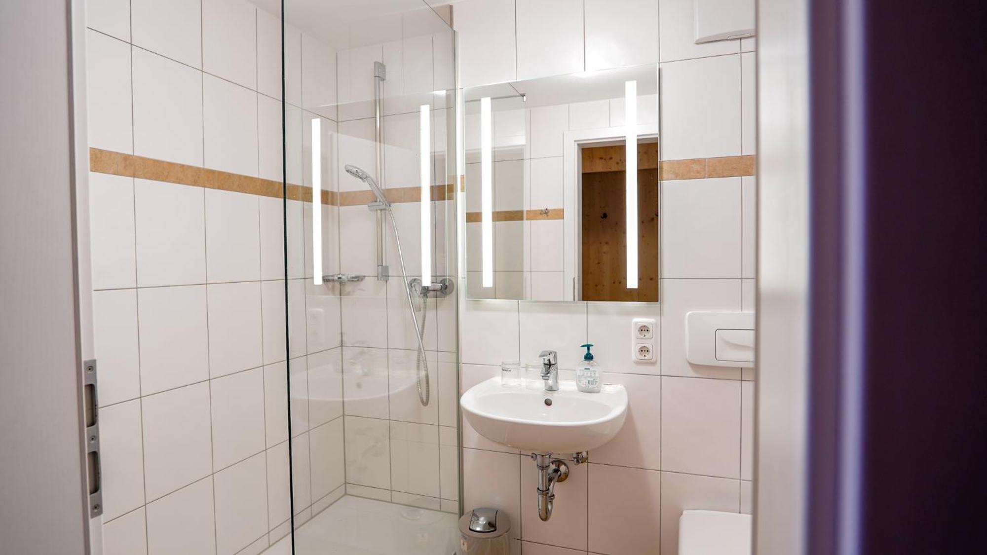 Landgasthof Zum Papyrer - Erholung Im Urlaubsgebiet Lenggries Habitación foto